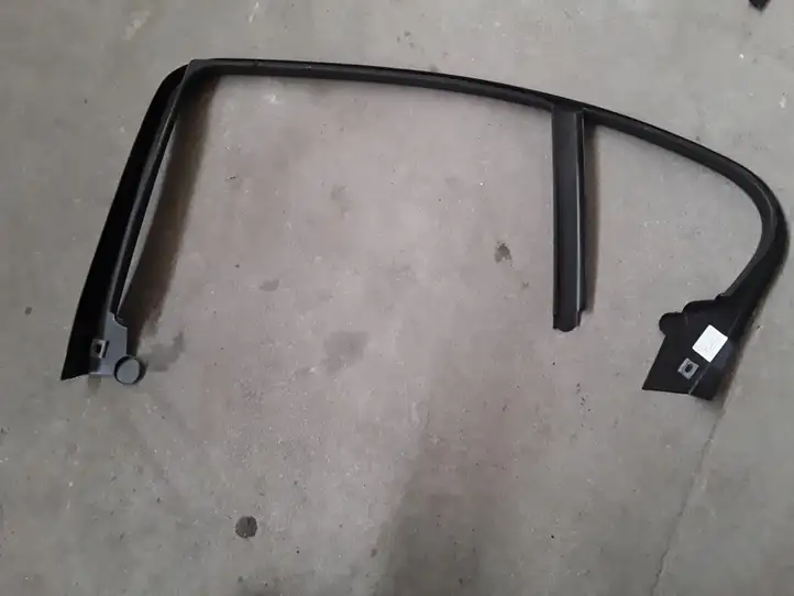 BMW 3 F30 F35 F31 (2012 - 2018) 7259709 Накладка стекла задней двери — фото 2