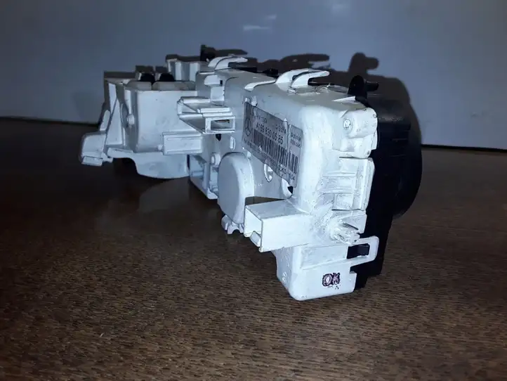 Mercedes-Benz A W169 (2004 - 2012) A1698300585 Блок управления климат-контролем — фото 3
