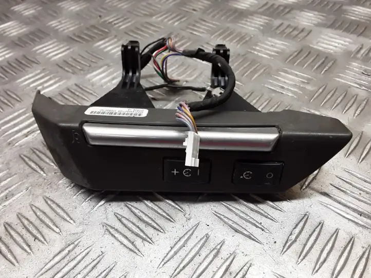 Land Rover Freelander 2 - LR2 (2006 - 2010) 5H2214K147EB Кнопки на рулевом колесе — фото 1