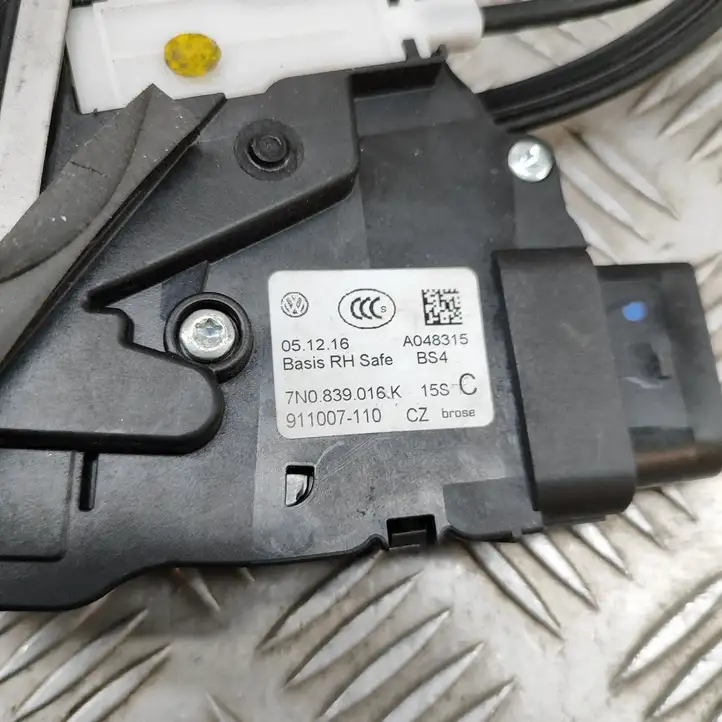 Volkswagen Sharan (2010 - 2015) 7N0839016K Замок задней двери — фото 7
