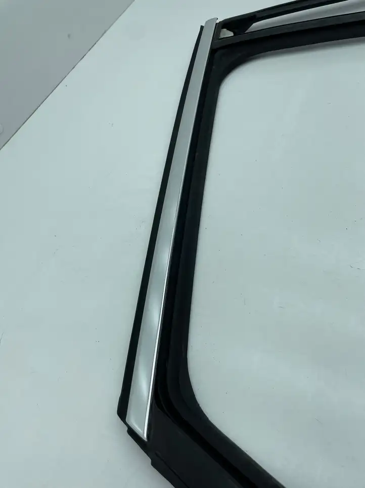 Opel Crossland X (2020 - ) 39125419 Направдяющая стекла задней двери — фото 2