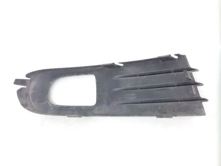 Volvo V50 (2004 - 2008) 30655884 Нижняя решетка переднего бампера — фото 2