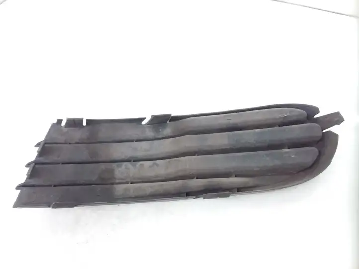 Volvo V50 (2004 - 2008) 30657010 Нижняя решетка переднего бампера — фото 2