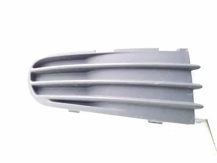 Volvo V50 (2004 - 2008) 30657010 Нижняя решетка переднего бампера — фото 1