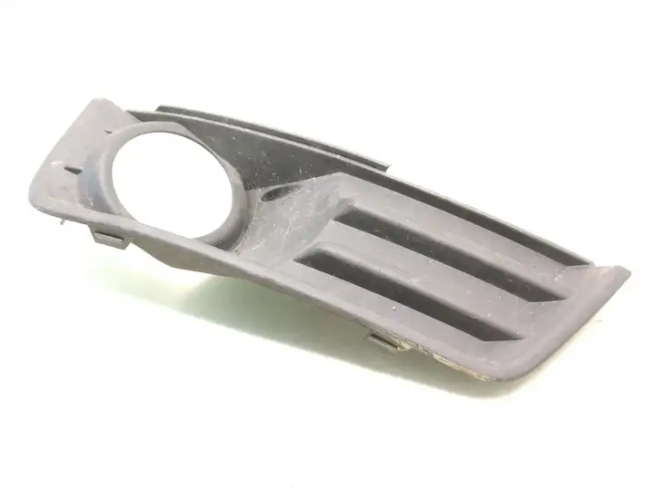 Ford Focus C-MAX (2003 - 2010)  3M51R19952AD Нижняя решётка (из трех частей)