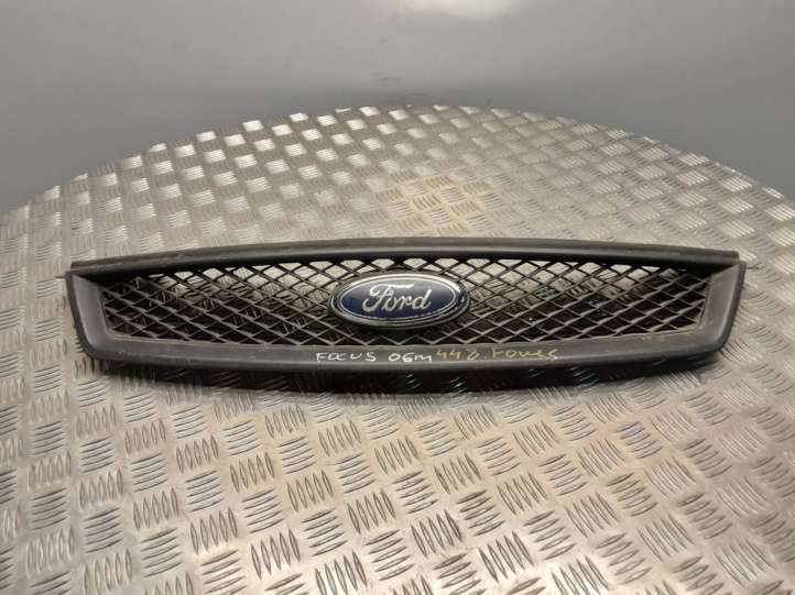 4M518200 Ford Focus Grotelės priekinės