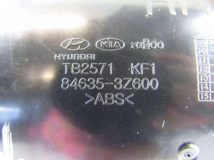 846303Z710 Hyundai i40 Daiktadėžė