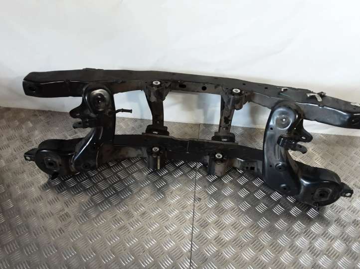 PIA28081718 Ford Kuga II Galinis traversas