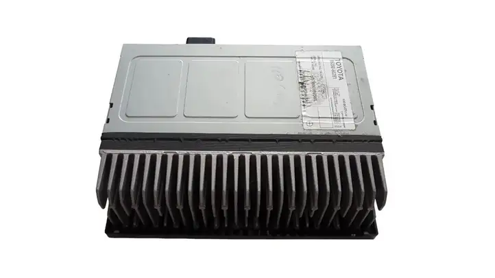 Toyota Land Cruiser (J120) (2002 - 2009) 8628060281 Усилитель звука — фото 1
