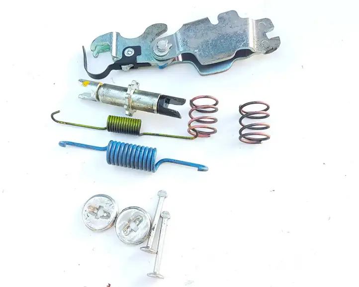 Lexus GS 250 300 350 300h 450h (2015 - 2020) 4653030040 Колодки ручного тормоза — фото 3