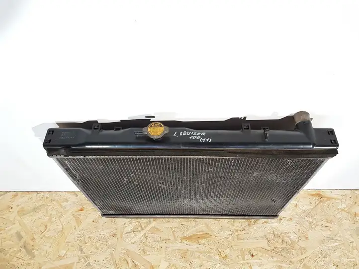 Toyota Land Cruiser (J100) (1998 - 2007) 1640050211 Радиатор охлаждающей жидкости двигателя — фото 2