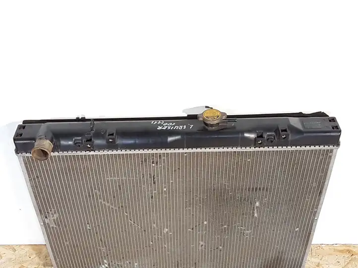 Toyota Land Cruiser (J100) (1998 - 2007) 1640050211 Радиатор охлаждающей жидкости двигателя — фото 6