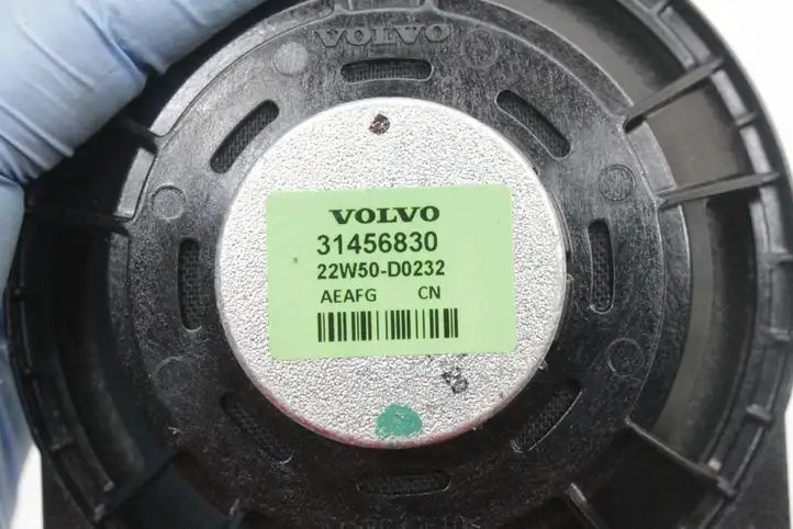 Volvo XC40 (2017 - ) 31456830 Динамики передних дверей — фото 3