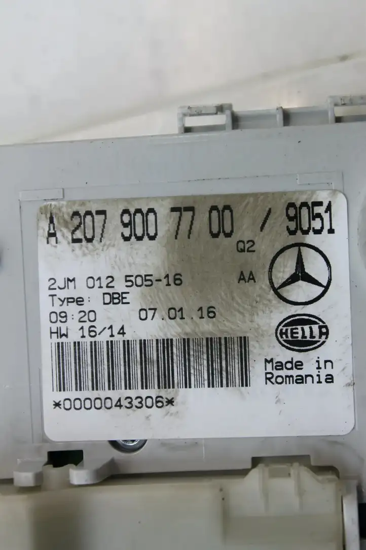 Mercedes-Benz E W212 (2009 - 2016) A2079007700 Передняя подсветка — фото 6