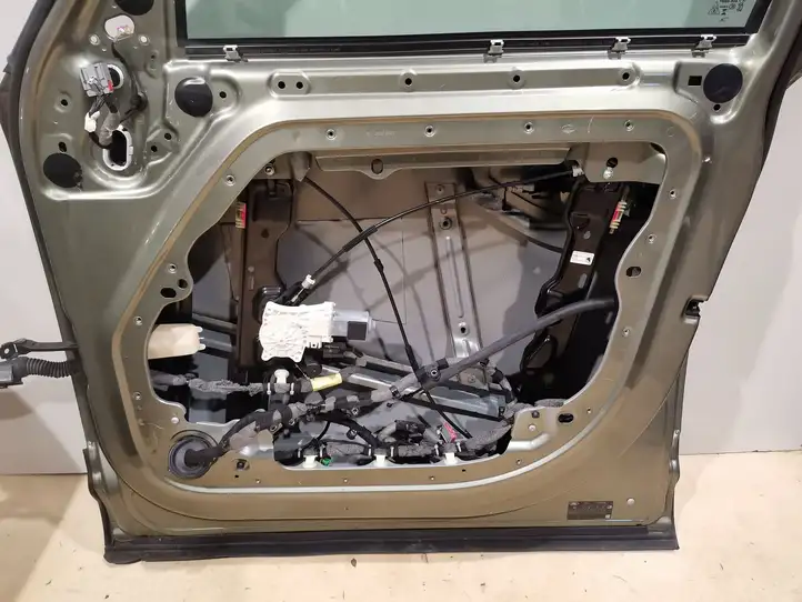 Land Rover Defender (2020 - ) Дверь — фото 3