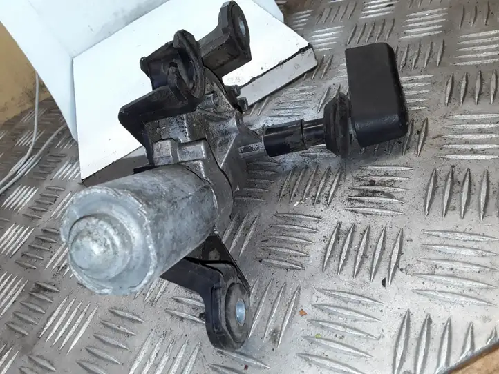 Nissan Qashqai (2006 - 2010) 0390201820 Двигатель стеклоочистителя заднего стекла — фото 3
