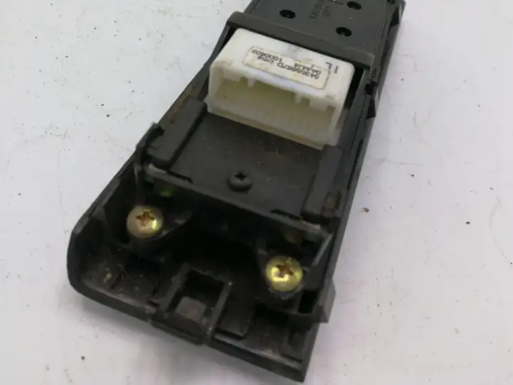 Toyota Corolla Verso AR10 (2004 - 2009) 848200F030 Блок кнопок стеклоподъемников — фото 2