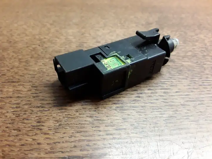 Mercedes-Benz A W168 (1997 - 2004) A0015458709 Датчик педали тормоза — фото 3