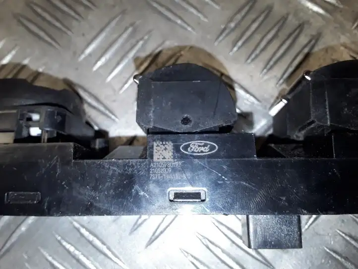 Ford Mondeo MK IV (2007 - 2014) 7S7R14A132BC Блок кнопок стеклоподъемников — фото 3