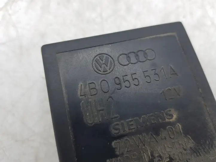 Volkswagen PASSAT B5 (1997 - 2000) 4B0955531A Реле интервала стеклоочистителей — фото 3