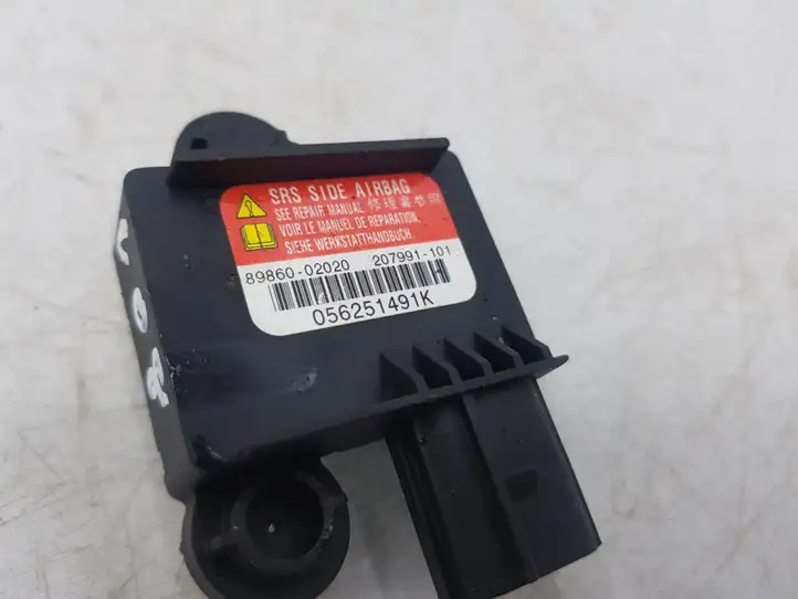 Toyota Corolla E120 E130 (2004 - 2007) 8986002020 Датчик удара SRS — фото 1