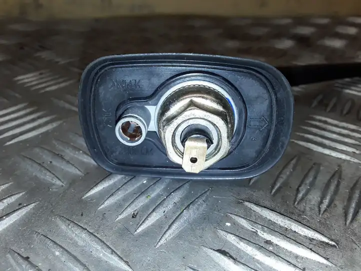 Kia Sportage (2004 - 2008) V300521E GPS антенна — фото 3