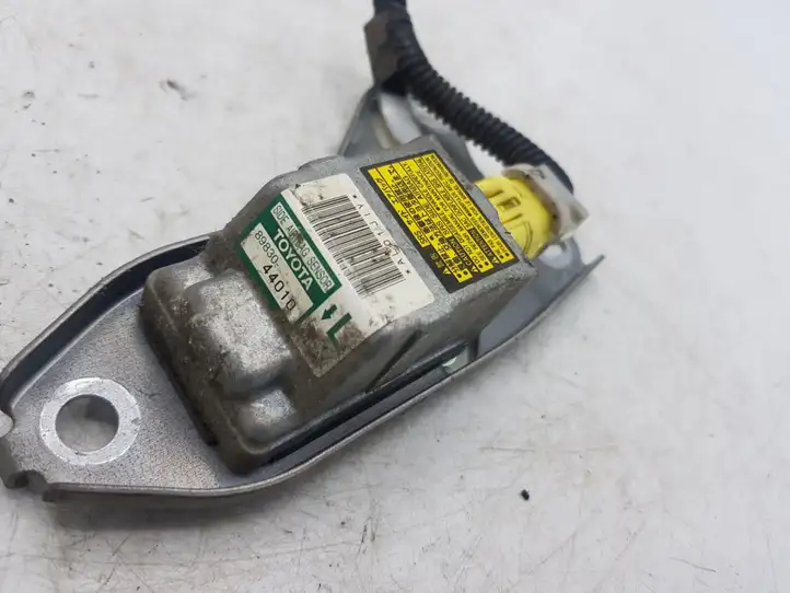 Toyota Avensis Verso (2001 - 2004) 8983044010 Датчик удара SRS — фото 1