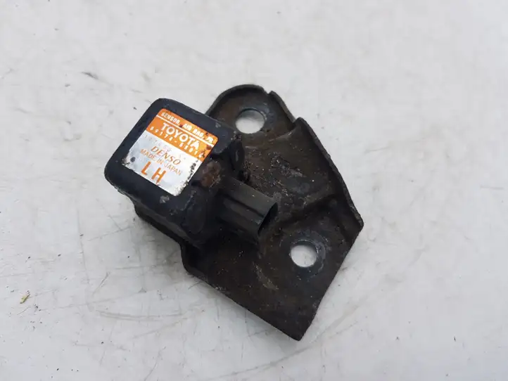 Toyota Previa (XR30, XR40) II (2000 - 2006) 8917458010 Датчик удара SRS — фото 1
