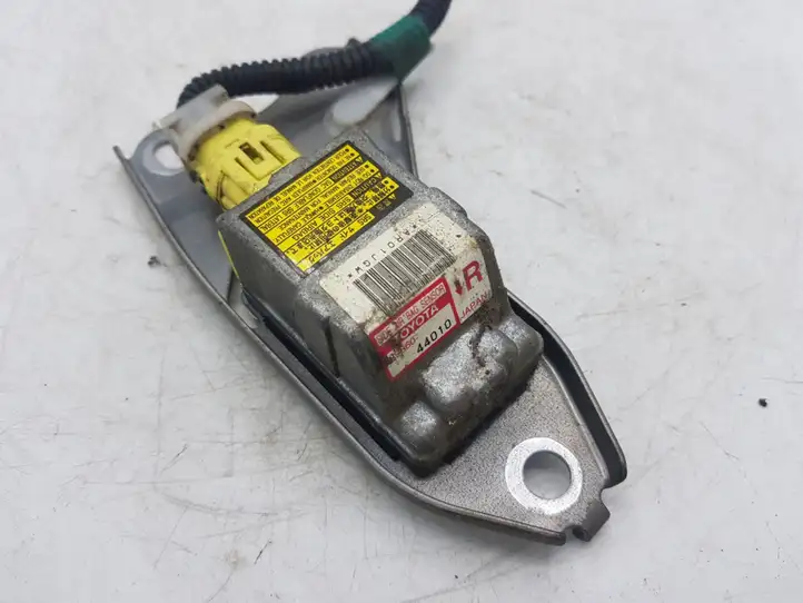 Toyota Avensis Verso (2001 - 2004) 8986044010 Датчик удара SRS — фото 1