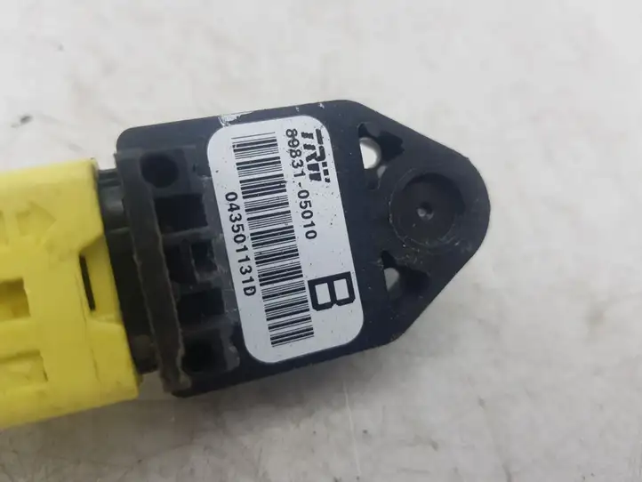 Toyota Corolla Verso E121 (2004 - 2007) 8983105010 Датчик удара SRS — фото 2