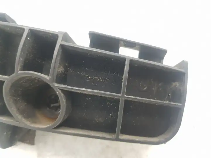 Toyota Auris 150 (2006 - 2012) 525620204 Кронштейн заднего бампера — фото 3