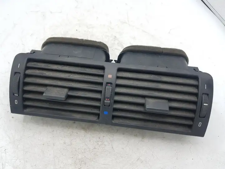 BMW 3 E46 (1998 - 2005) 8391179 Центральный воздушный дефлектор — фото 1