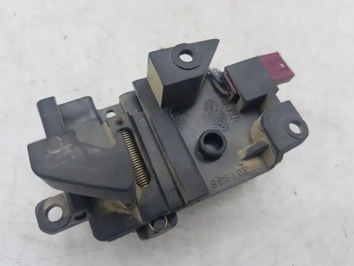 BMW 5 E60 E61 (2004 - 2010) 9918003265 Держатель шторки — фото 2