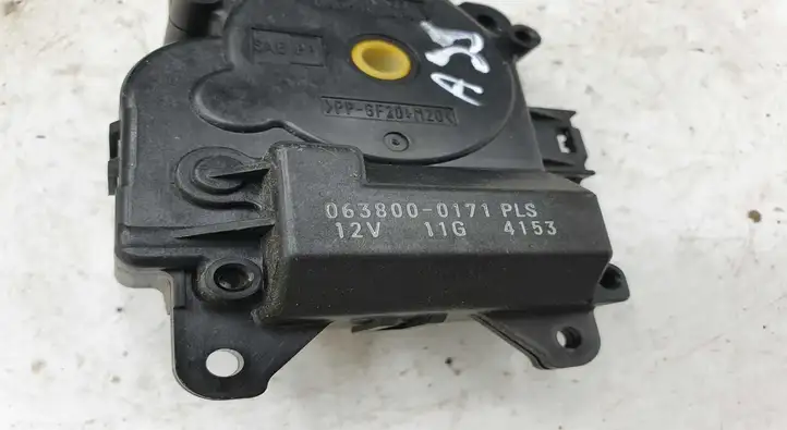 Lexus IS 220D-250-350 (2005 - 2010) 0638000171 Двигатель задвижки потока воздуха — фото 2