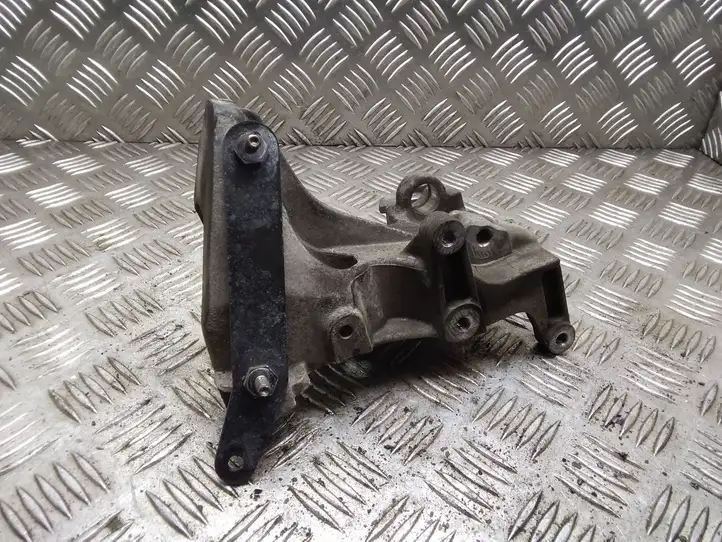 Citroen C4 I Picasso (2006 - 2013) 9685991680 Кронштейн генератора — фото 1
