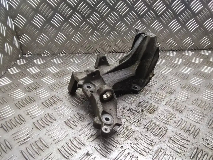 Citroen C4 I Picasso (2006 - 2013) 9685991680 Кронштейн генератора — фото 4