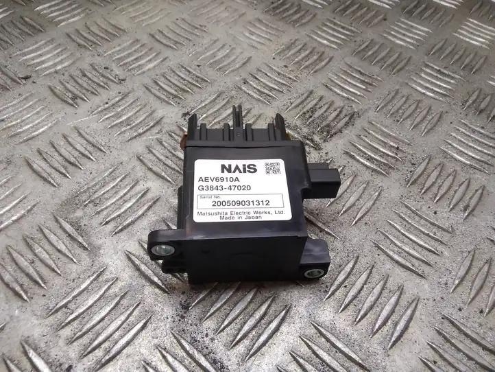 Toyota Prius (XW20) (2003 - 2009) G384347020 Реле защиты аккумулятора — фото 1
