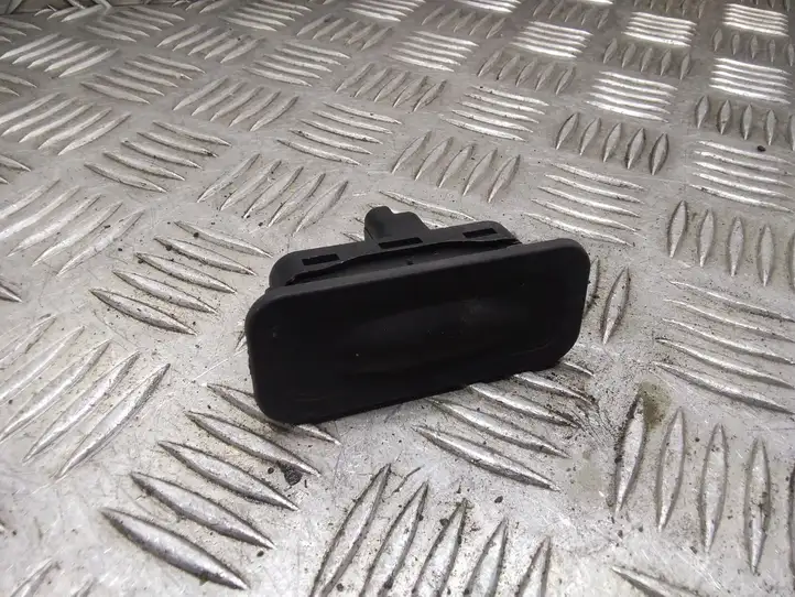 Renault Laguna III (2007 - 2015) 8200076256 Кнопка закрытия крышки багажника — фото 1