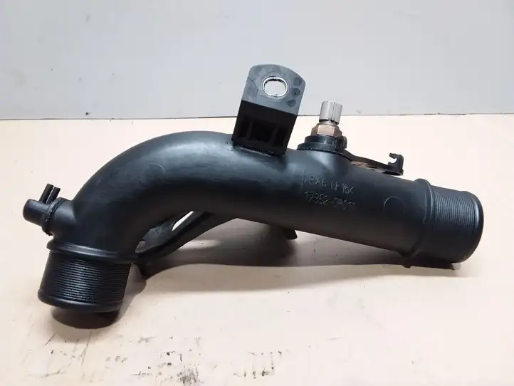 Toyota Corolla Verso AR10 (2004 - 2009) 173620R010 Трубки интеркулера / Шланги интеркулера — фото 4