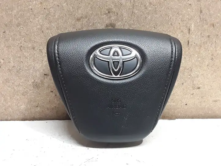 Toyota Avensis T270 (2015 - 2018) 0589P1000183 Подушка безопасности руля — фото 1