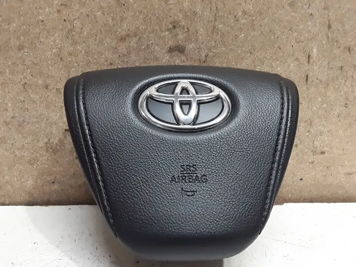 Toyota Avensis T270 (2015 - 2018) 0589P1000183 Подушка безопасности руля — фото 2