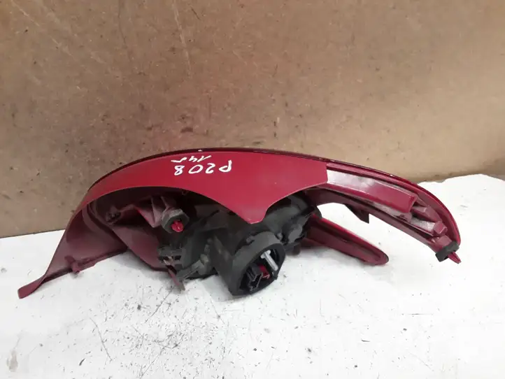 Peugeot 208 (2012 - 2015) 9672628280 Задний фонарь в кузове — фото 2