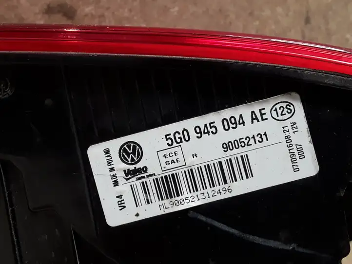 Volkswagen Golf VII (2013 - 2019) 5G0945094AE Задний фонарь в крышке багажника — фото 3
