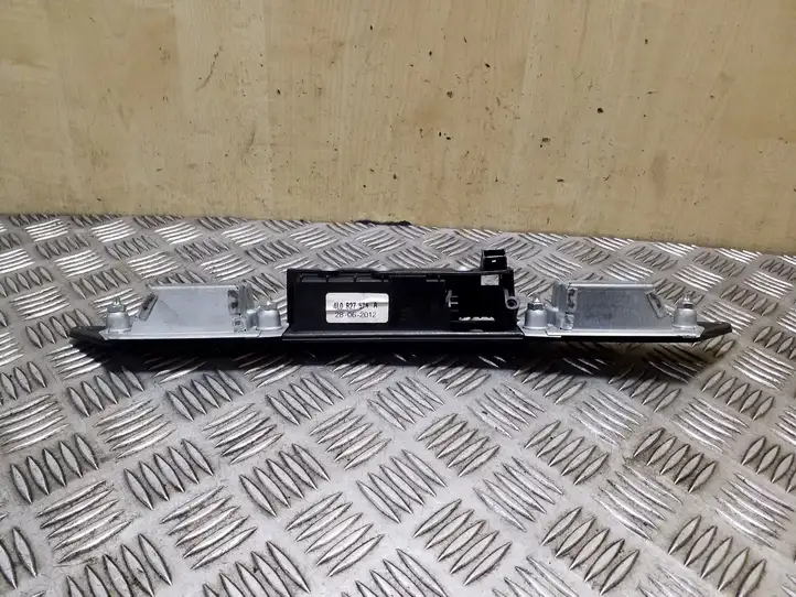 Audi Q7 4L (2009 - 2015) 4L0827574A Подсветка номера — фото 3