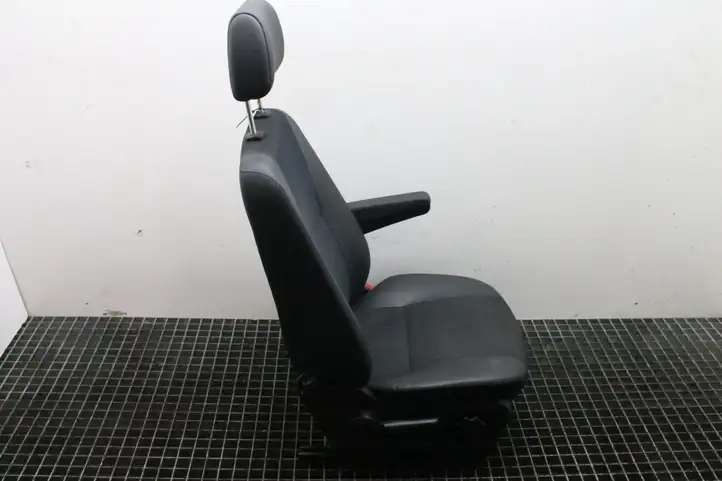 Volkswagen Crafter (2006 - 2016) Переднее сиденье пассажира — фото 2