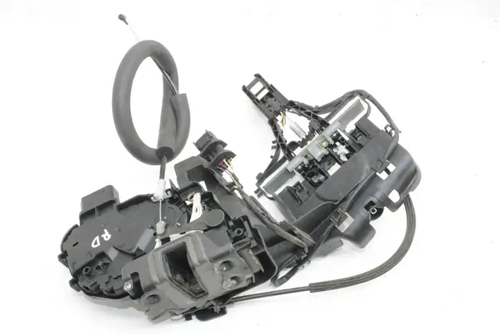 Jaguar XK - XKR (2004 - 2006) 6W83203A28CE Замок ручки двери — фото 1