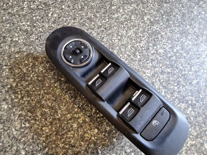 Ford Mondeo MK IV (2007 - 2014) Кнопка стеклоподъемников — фото 3