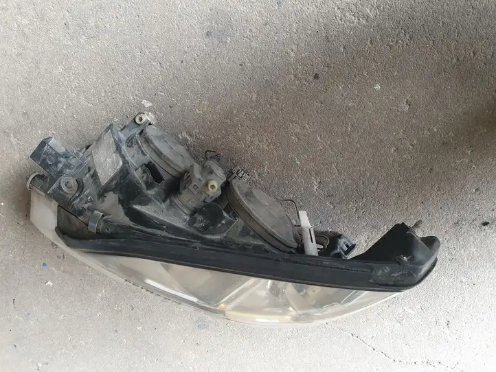 Nissan Primera (2001 - 2008) Передняя фара — фото 4