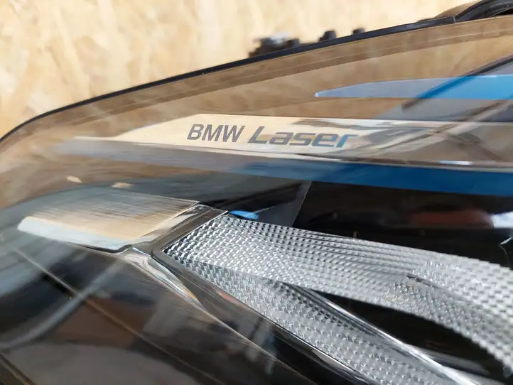 BMW 5 G30 G31 (2016 - ) 9850588 Передняя фара — фото 7