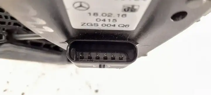 Mercedes-Benz C W205 (2014 - 2021) Педаль акселератора — фото 4